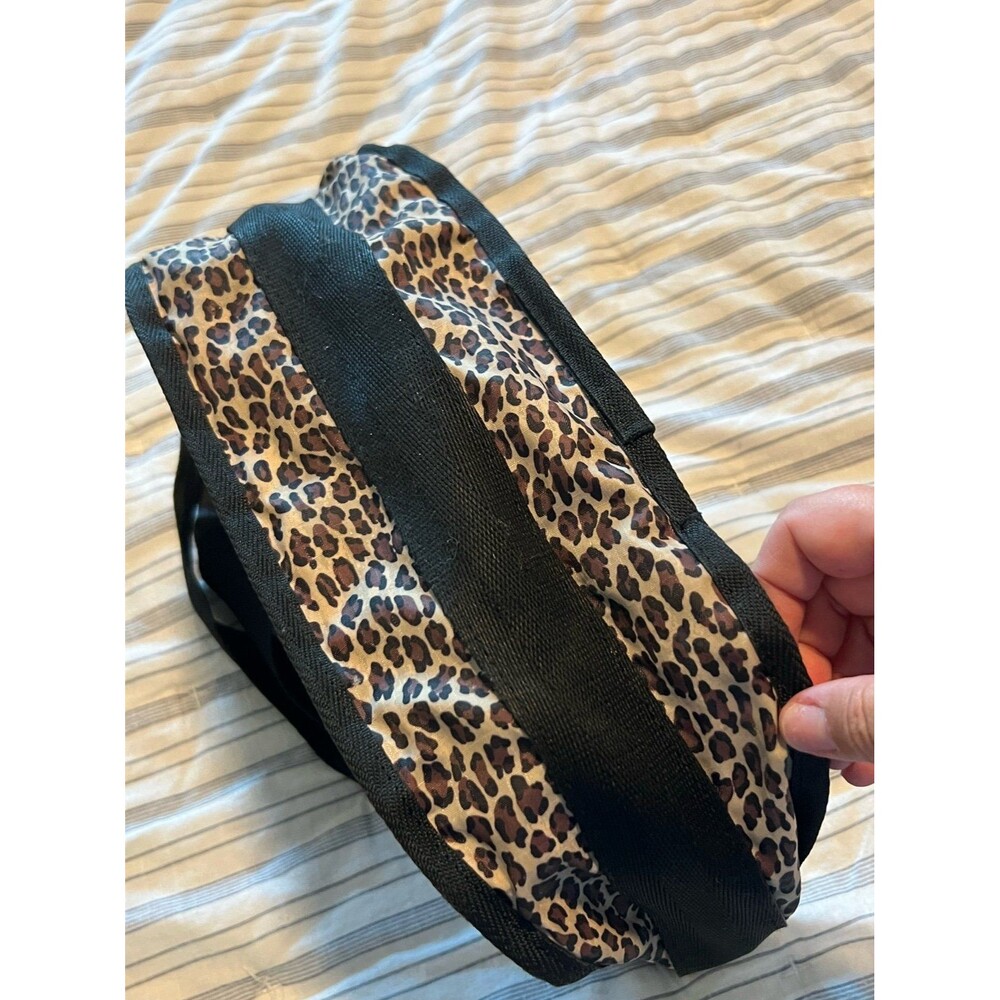 LeSportSac Classic Hobo Crossbody Pocketbook in Leopard Print with Black Trim - Picture 12 of 12